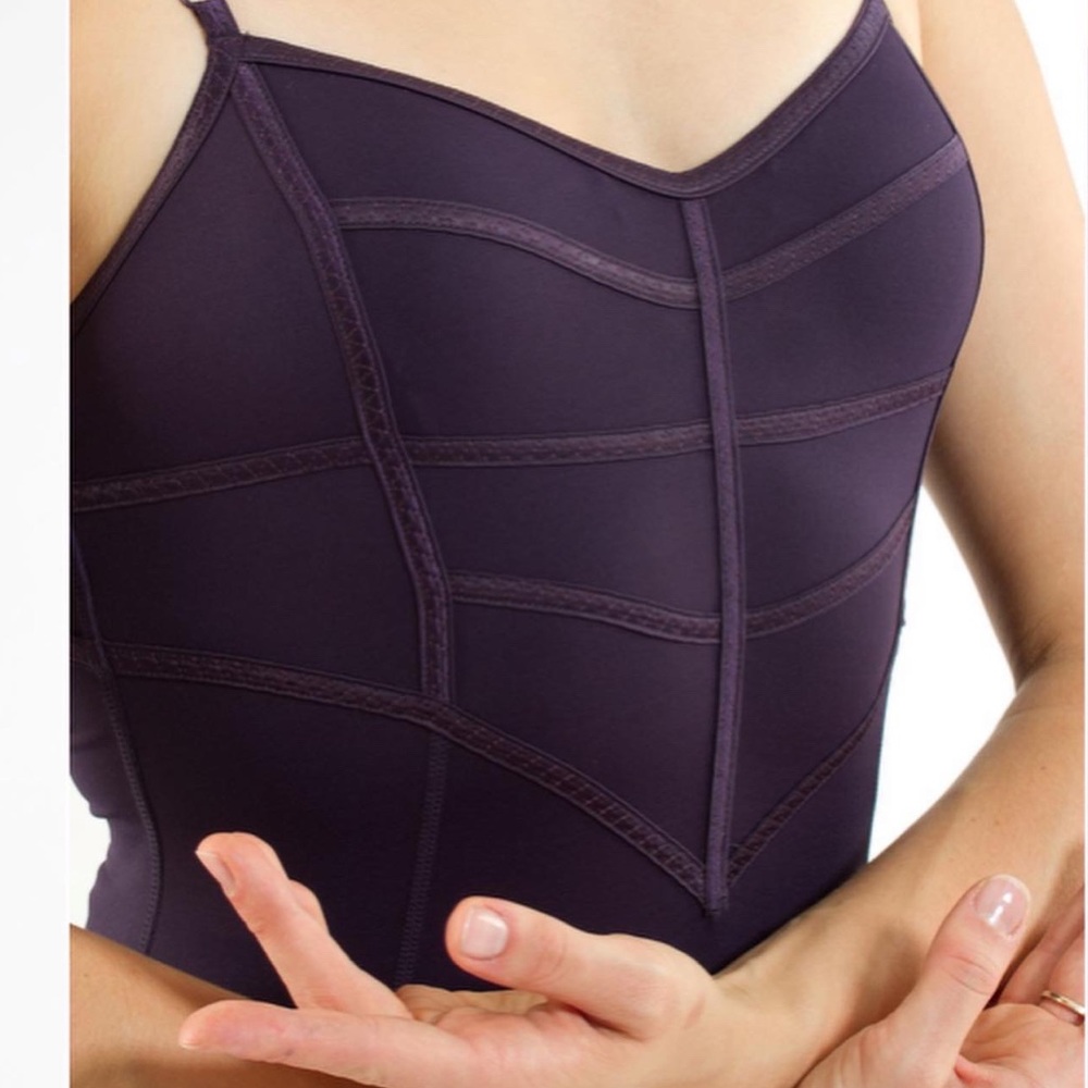 Lululemon Chasse Leotard size 6 black swam luxtreme